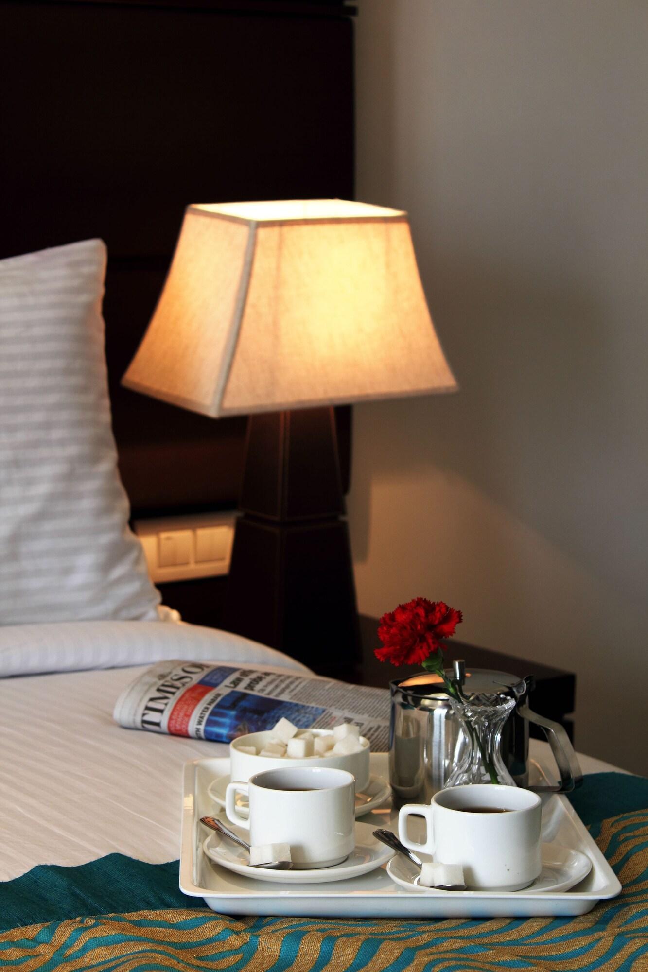 Hotel 91 Golf Course Road Gurgaon Bagian luar foto