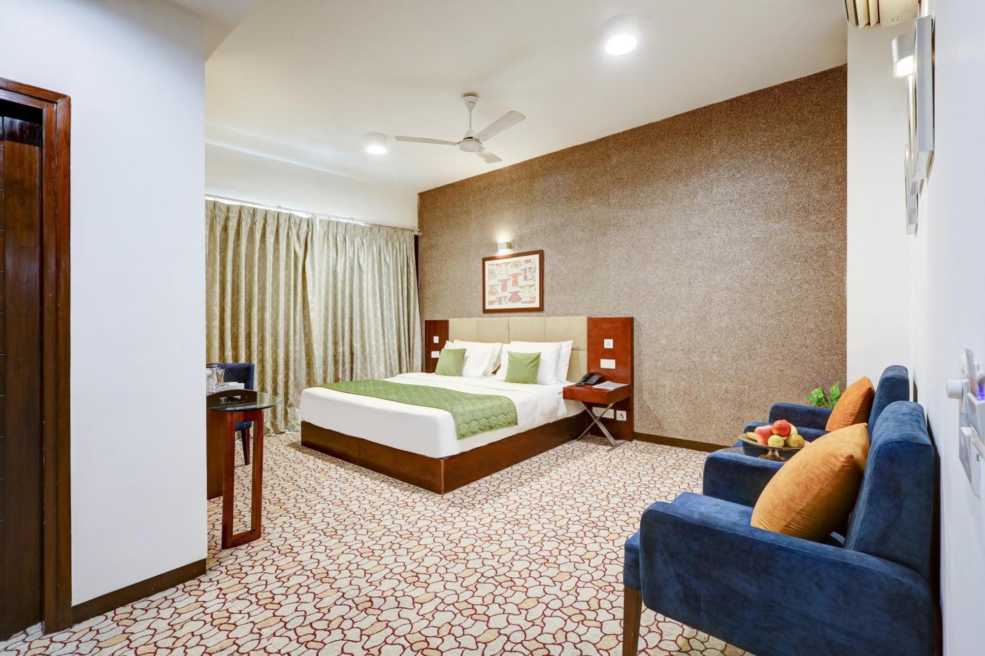 Hotel 91 Golf Course Road Gurgaon Bagian luar foto