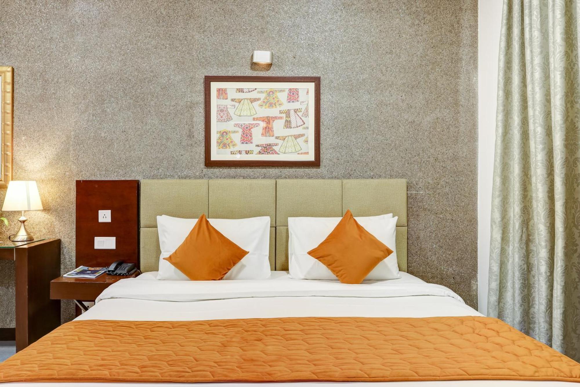 Hotel 91 Golf Course Road Gurgaon Bagian luar foto
