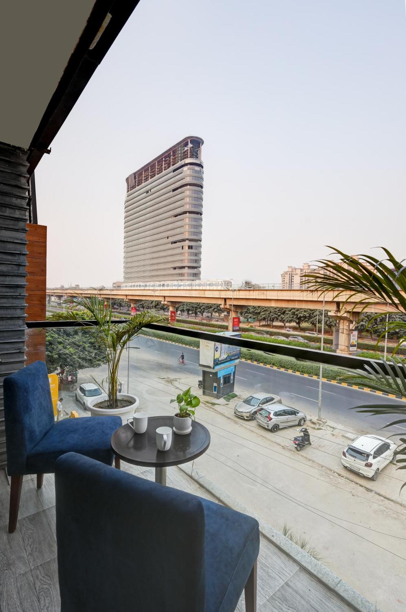 Hotel 91 Golf Course Road Gurgaon Bagian luar foto