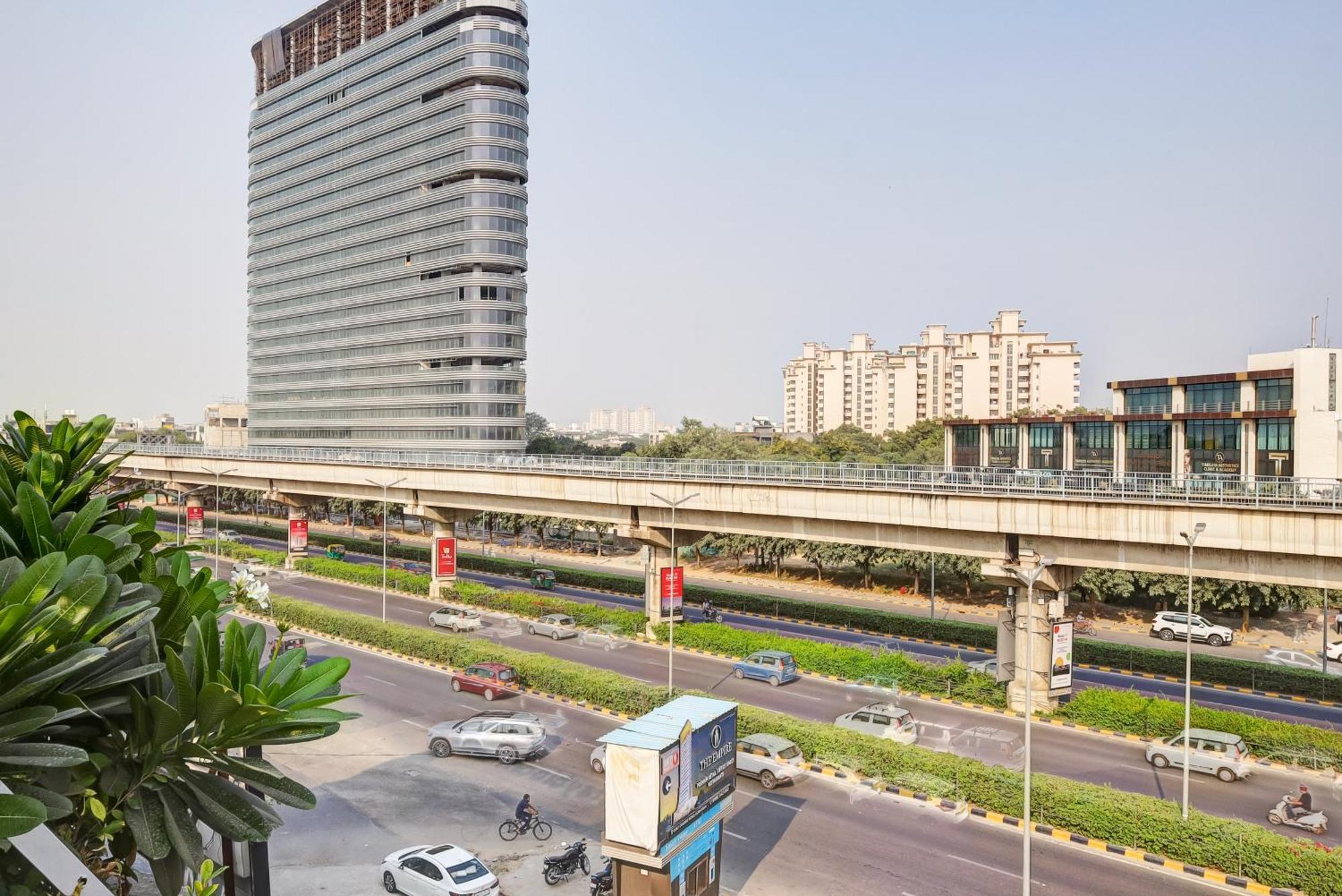 Hotel 91 Golf Course Road Gurgaon Bagian luar foto